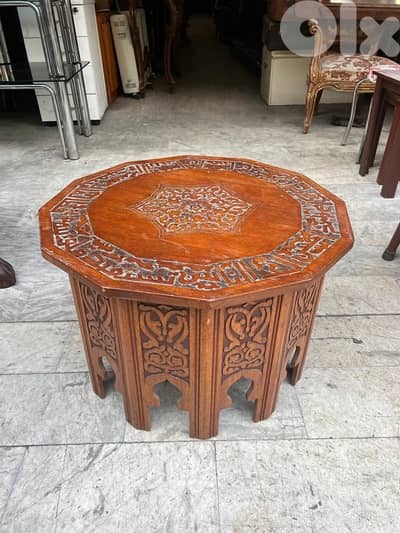 طاولة نص شرقية شغل مميز خشب جوز مكتبة من اجمل القطع سعر لقطة