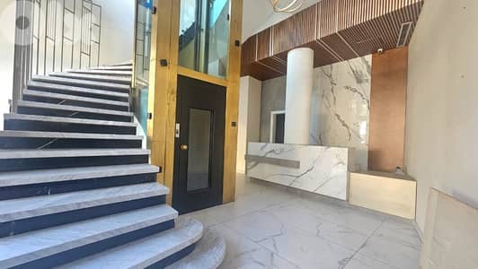 AH-HKL-457 392 SQM Shop / Commercial Space | Duplex|Terrace - Downtown