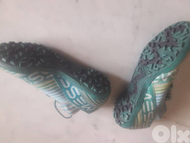 شروة اكثر من ٨٠ قطعة تياب واحذية مستعملة 8