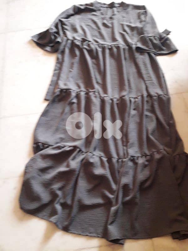 شروة اكثر من ٨٠ قطعة تياب واحذية مستعملة 10