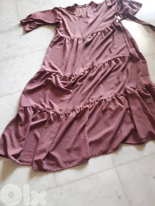 شروة اكثر من ٨٠ قطعة تياب واحذية مستعملة 16