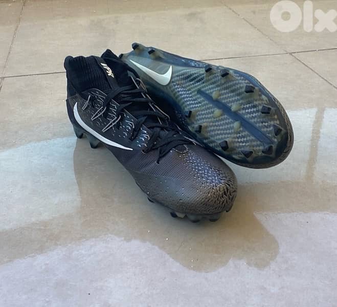 Limited piece! Cheap & High Quality Football shoes of size 44.5 2