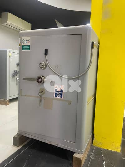 Fichet bauche chatel single door high security safe ,خزنة