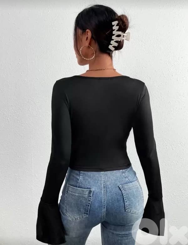 Black Scoop-Neck Flare Sleeve Crop Top 1