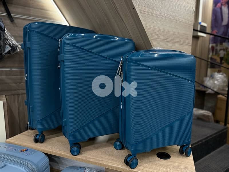 شنط سفر للبيع سعر ممتاز 2