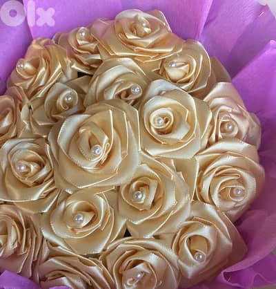 Bouquet artificial gold 20 roses with pearl  باقة ورد صناعي ذهبية – 20