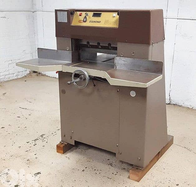 brand diamond  it cuts carton and paper 220 v 1
