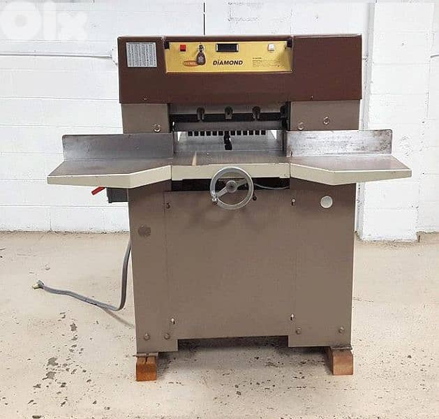 brand diamond  it cuts carton and paper 220 v 2