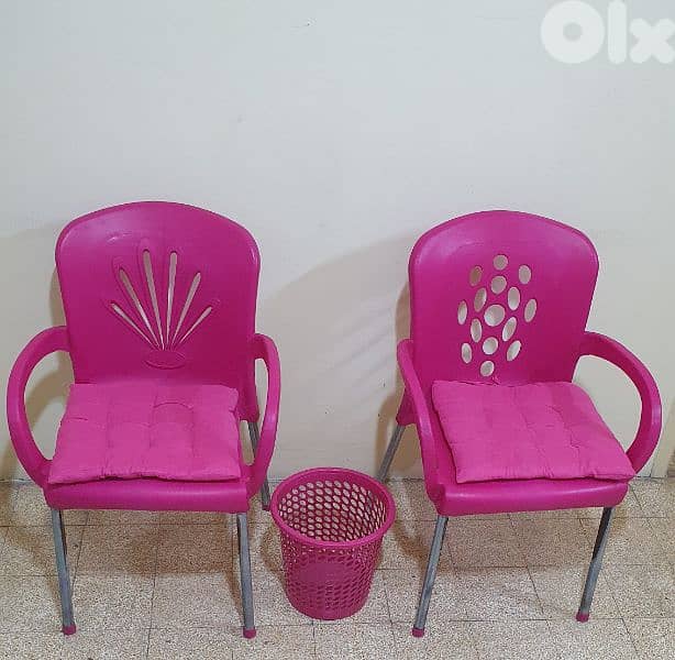 كرسي زهري عدد ٢ مع تكاية عدد ٢ و سلة  نضيف  مرتبة  بيروت ٢٠ $ ٠٣٧٢٣٨٩٥ 3