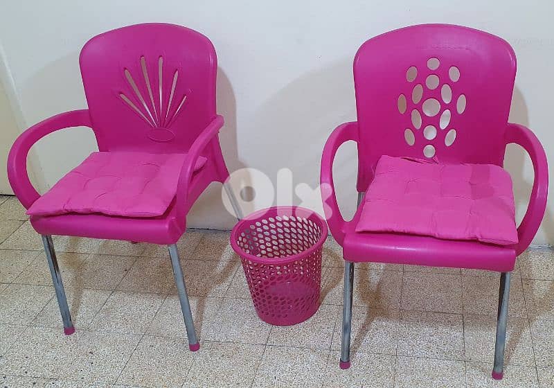 كرسي زهري عدد ٢ مع تكاية عدد ٢ و سلة  نضيف  مرتبة  بيروت ٢٠ $ ٠٣٧٢٣٨٩٥ 6