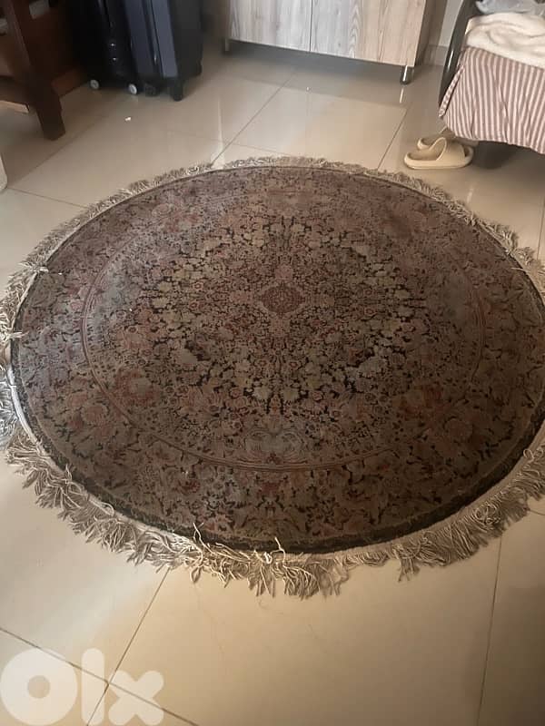 used circle carpet 1