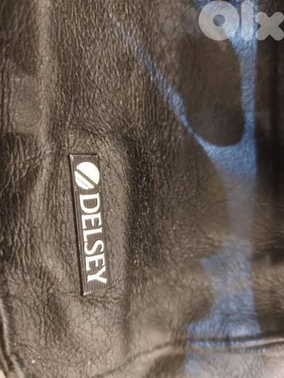 حقيبة باسبور DELSEY