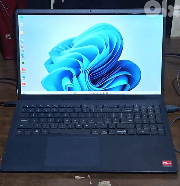 dell inspiron RYZAN 5 AMD 1