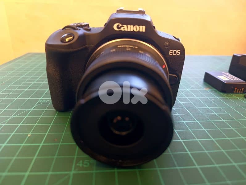 canon R100 1