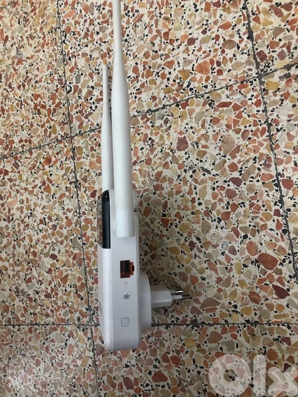 TOTOLINK EX1200L Wi-Fi Extender 1