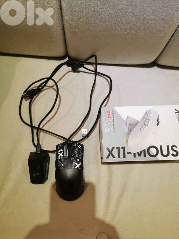 g903 used like new 50$ 1