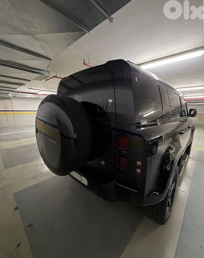 Land Rover Defender 2025