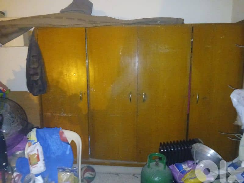 2 Big Closet for 79.99$. $٢ خزانات للبيع ب٧٩. ٩٩ 1