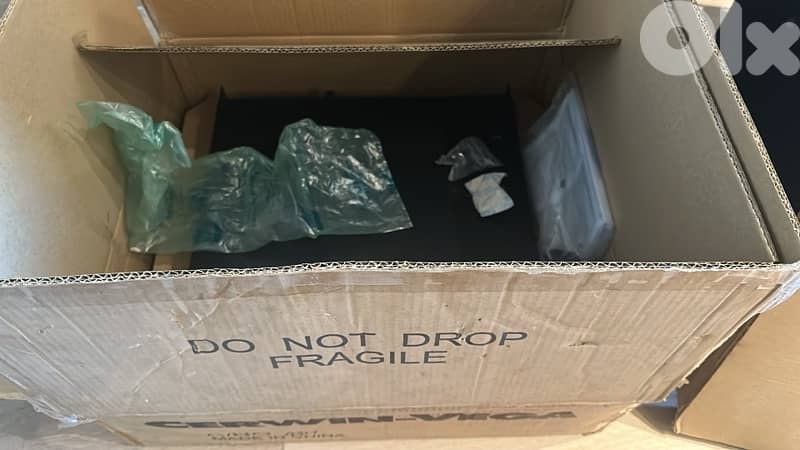 CERWIN VEGA 900 AMPLIFIER Brand new 1