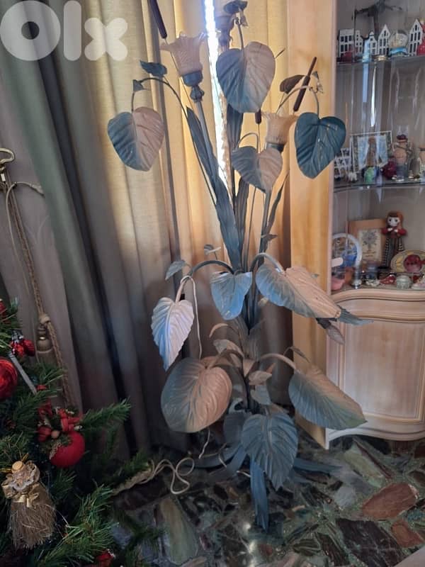 set tables and floor lamp 1