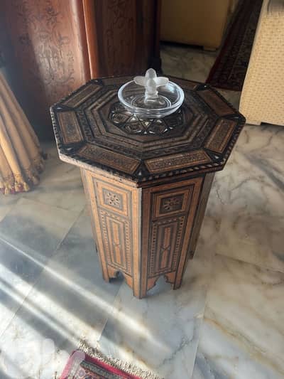 طاولة شرقية اربسك انتيك ولا اروع تنزيل صدف ناعم ولا اروع خارقة النضافة