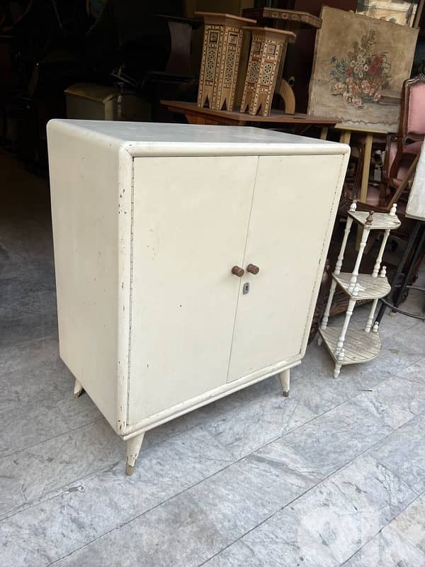 Vintage antique 1950’s cabinet 175 $ 80cmx1m خزانة مميزة جداا 3