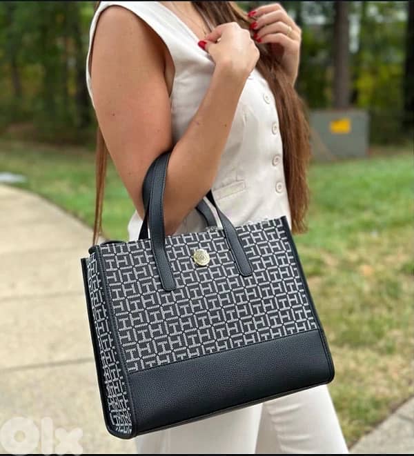 Tommy Hilfiger Handbag 1