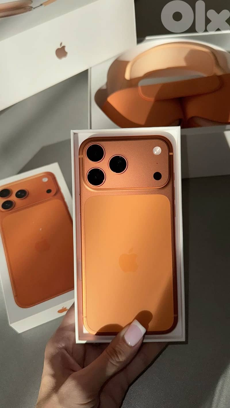 iPhone 17 Pro Max – 256GB – Orange 1