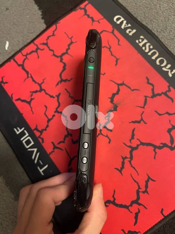 Jailbreaked Hacked PsVita v2000 (Slim) 3