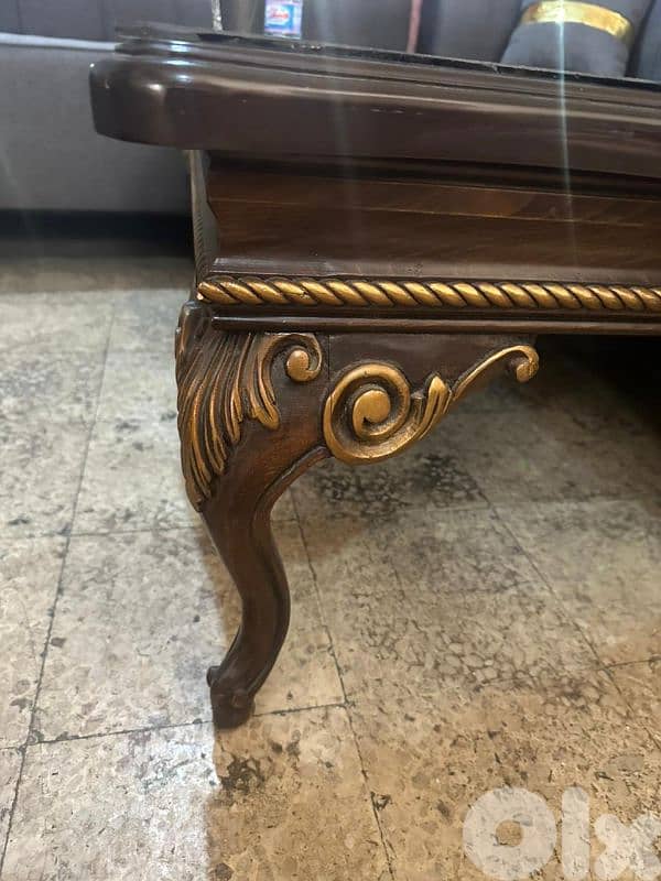 طقم كنبايات حفر ملكي خشب زان مع طاولة 4