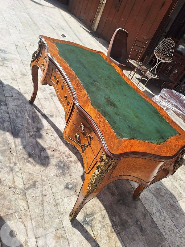 مكتب انتيك فخم جدا ومميز وجه جلد من الروائع خشب جوز مع برونز desk 4