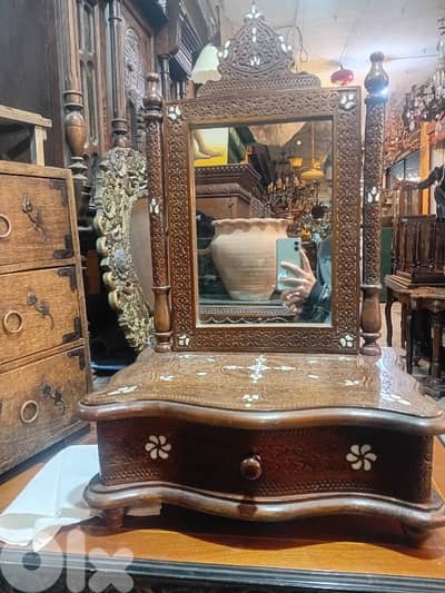 قطعة من الروائع مراية صدف مع جارور