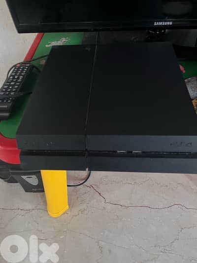 PS4 Gaming Console + Games/Controller