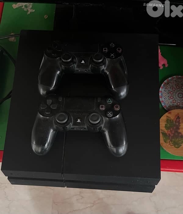 PS4 Gaming Console + Games/Controller 3