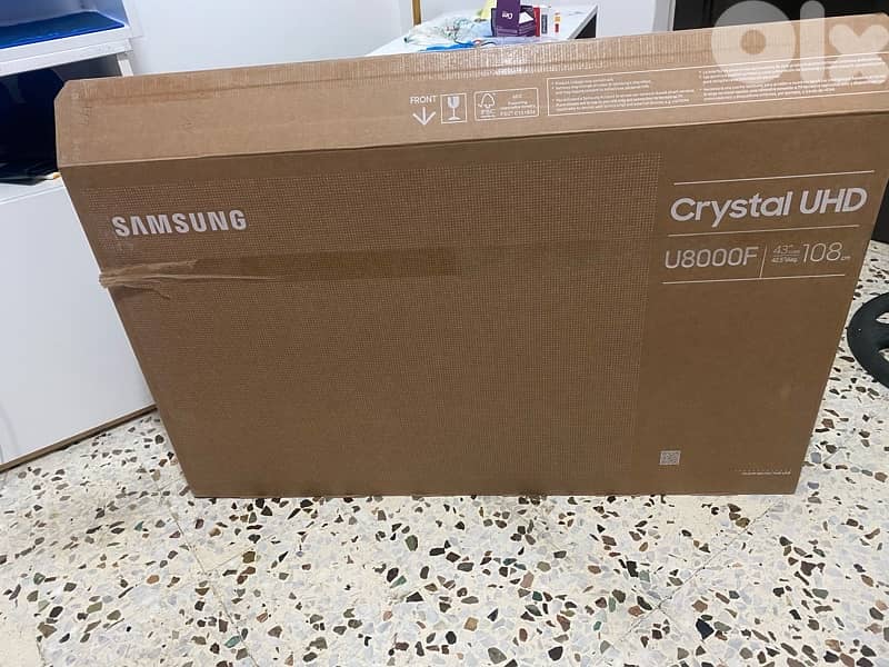 Samsung Crystal UHD U8000F smart TV 4k 1