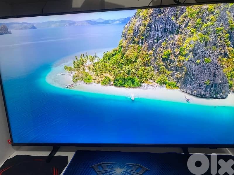 Samsung Crystal UHD U8000F smart TV 4k 2