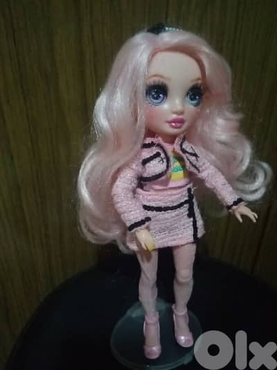 BELLA PARKER RAINBOW HIGH OMG Great doll +her own complete wears+shoes