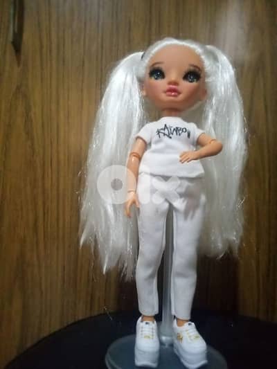 COLOR AND CREATE -RAINBOW HIGH OMG Great doll+her own RH outfit +shoes