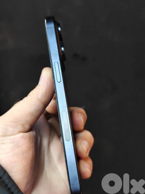 iphone 15 pro max 256GB ( esim ) 5