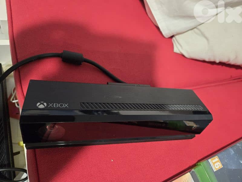 xbox one with full set (original camera, wheel and pedals) and 9 games 1