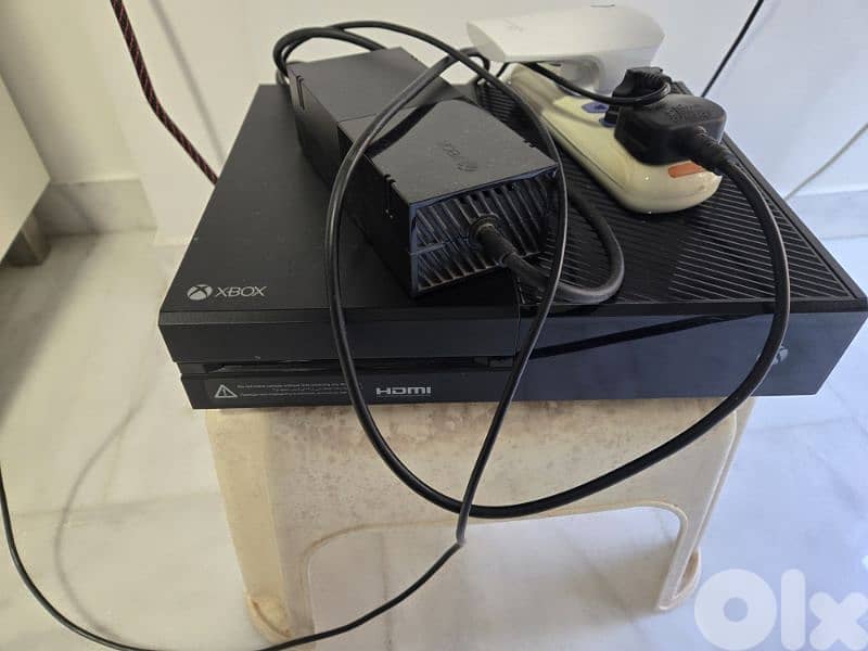 xbox one with full set (original camera, wheel and pedals) and 9 games 5