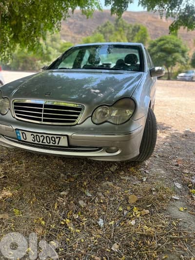 Mercedes-Benz C-Class 2004