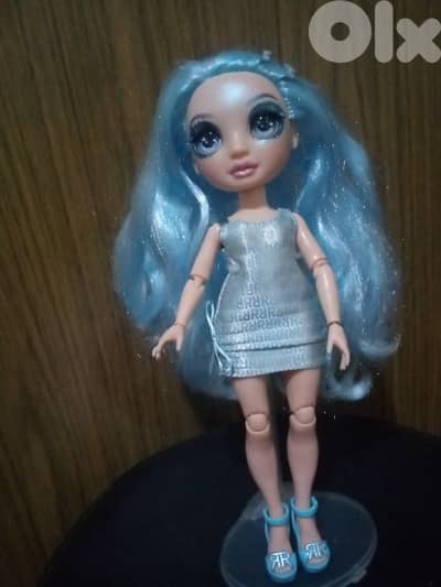 GABRIELLA ICELY RAINBOW HIGH posable great doll+her own dress+shoes=44