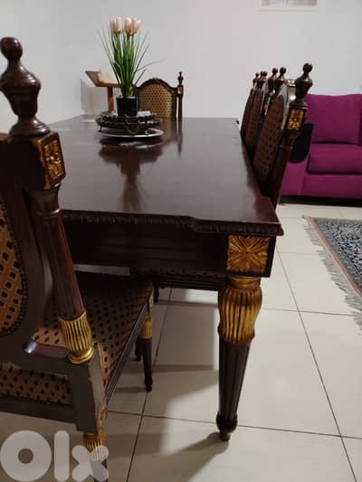 سفرة انتيك ٨ كراسي