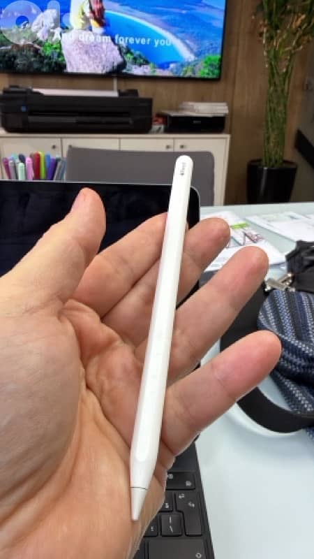 ipad pro 12.9 gen5 magic keyboard and pencil 2 full box like new case 4