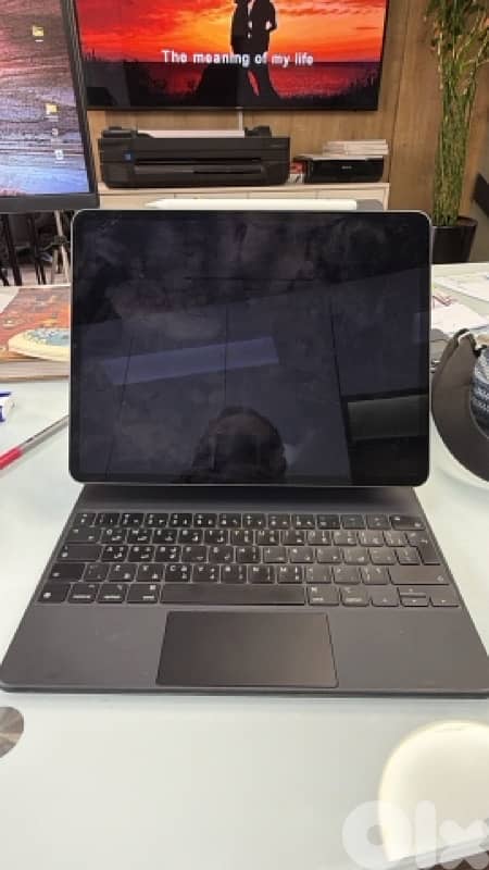 ipad pro 12.9 gen5 magic keyboard and pencil 2 full box like new case 1