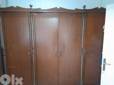 خزانة  انتيك خشب لاتي