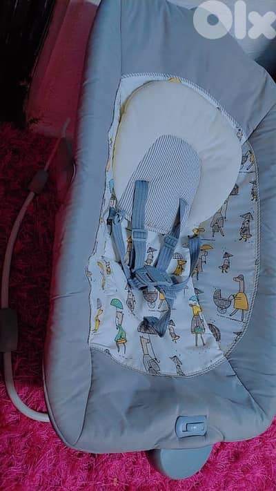 كرسي ثابت وهزاز