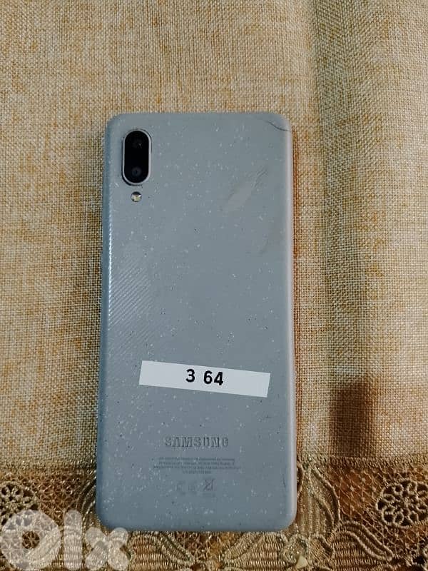 تلفون ماركة Samsung A02 معو 2 كفرات مستعمل نضيف السعر 80$ 11