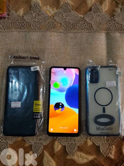 تلفون ماركة Samsung A31 معو 3 كفرات مستعمل نضيف السعر 120$